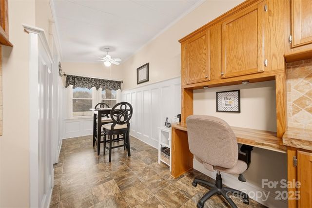 2010 Old Dragstrip Street, Hickory, NC 28601