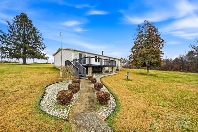 2010 Old Dragstrip Street, Hickory, NC 28601