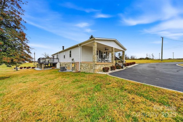 2010 Old Dragstrip Street, Hickory, NC 28601