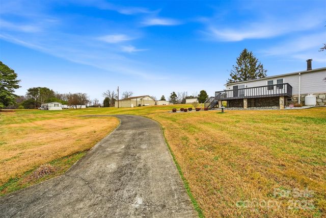 2010 Old Dragstrip Street, Hickory, NC 28601