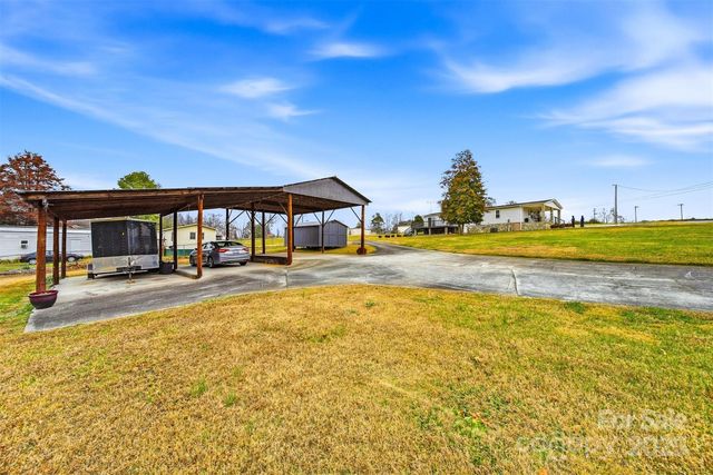 2010 Old Dragstrip Street, Hickory, NC 28601