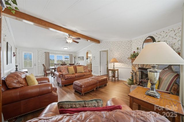 2010 Old Dragstrip Street, Hickory, NC 28601