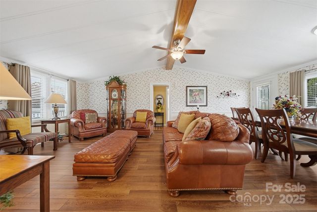 2010 Old Dragstrip Street, Hickory, NC 28601