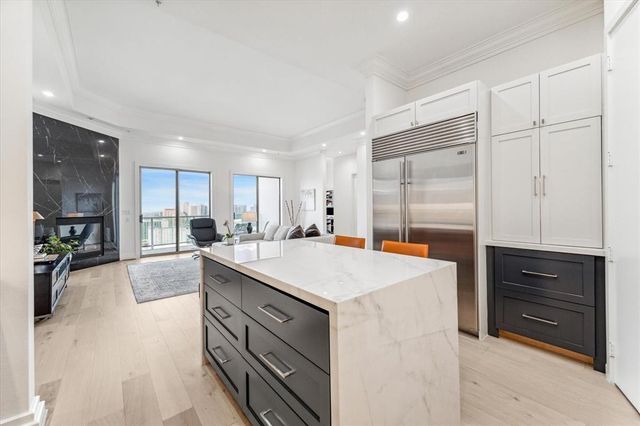 3388 Sage Road 2001, Houston, TX 77056