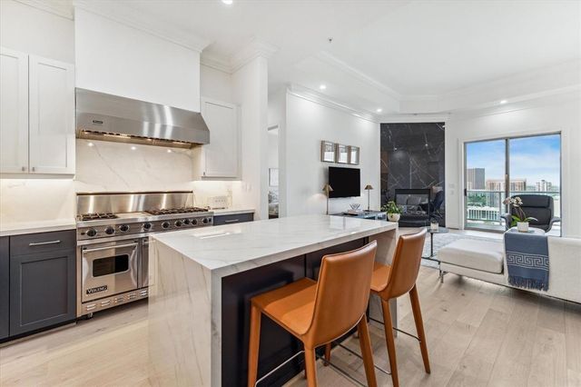 3388 Sage Road 2001, Houston, TX 77056