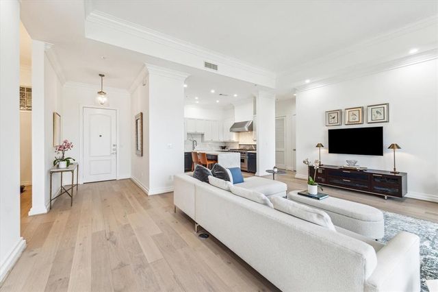 3388 Sage Road 2001, Houston, TX 77056