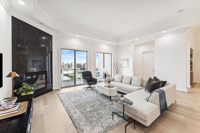 3388 Sage Road 2001, Houston, TX 77056