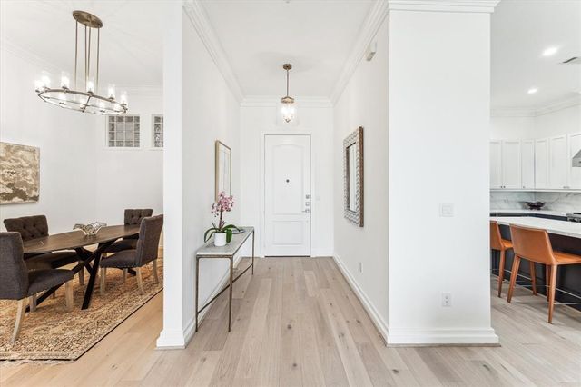 3388 Sage Road 2001, Houston, TX 77056