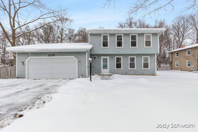 2275 Embro Drive, Grand Rapids, MI 49508