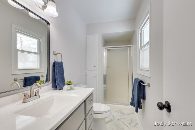 2275 Embro Drive, Grand Rapids, MI 49508