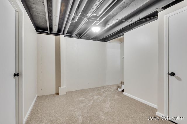 2275 Embro Drive, Grand Rapids, MI 49508