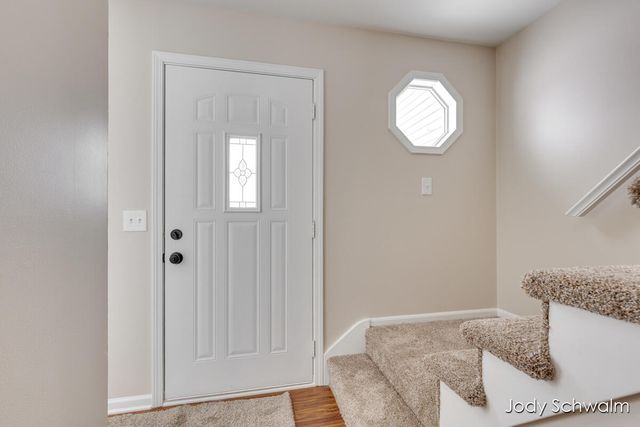 2275 Embro Drive, Grand Rapids, MI 49508