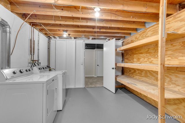 2275 Embro Drive, Grand Rapids, MI 49508