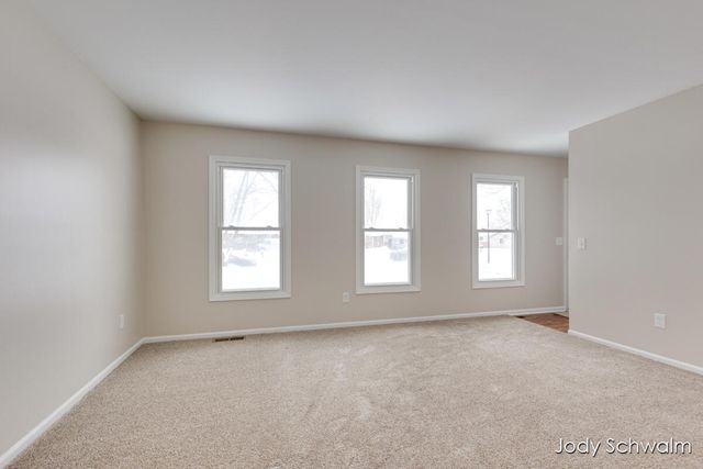 2275 Embro Drive, Grand Rapids, MI 49508