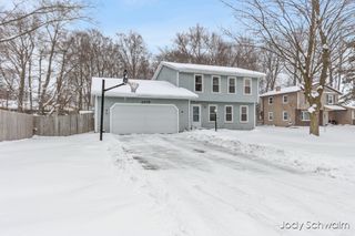 2275 Embro Drive, Grand Rapids, MI 49508