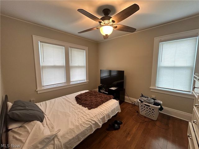 10323 Linnet Avenue, Cleveland, OH 44111