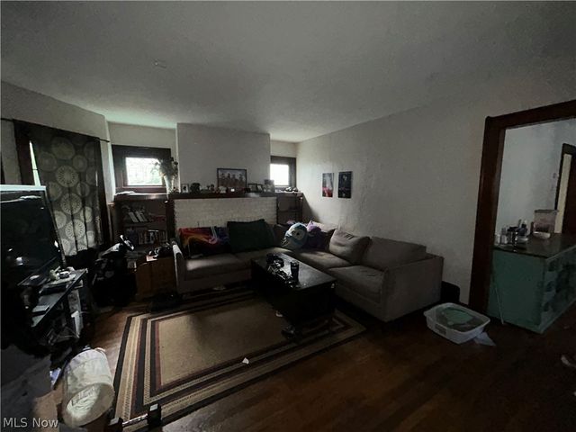 10323 Linnet Avenue, Cleveland, OH 44111