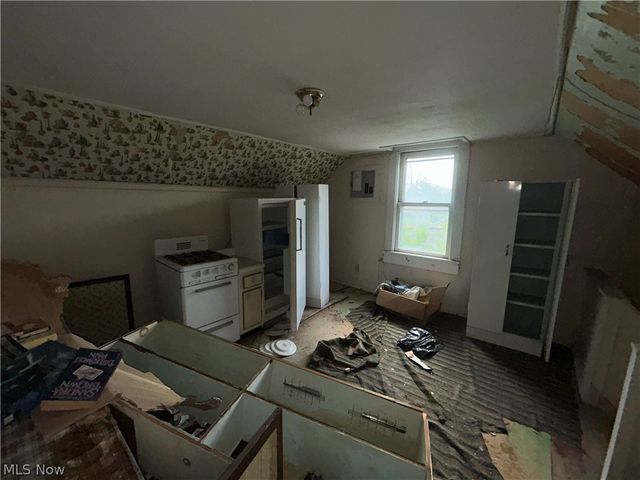 10323 Linnet Avenue, Cleveland, OH 44111