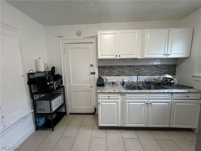 10323 Linnet Avenue, Cleveland, OH 44111