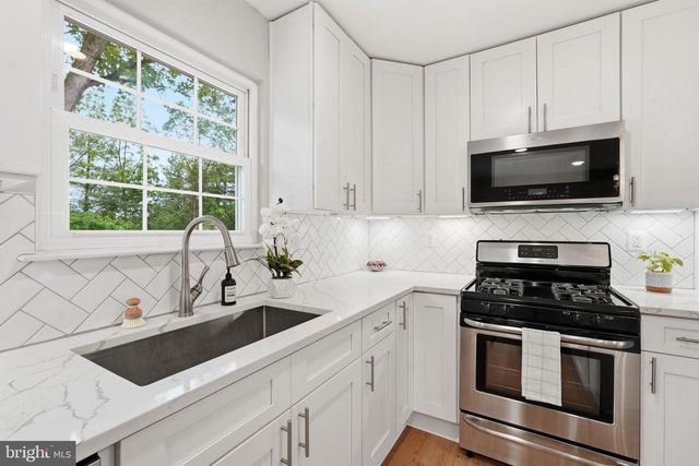 14723 JARNIGAN ST, Centreville, VA 20120