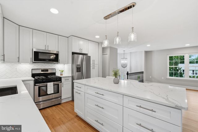 14723 JARNIGAN ST, Centreville, VA 20120