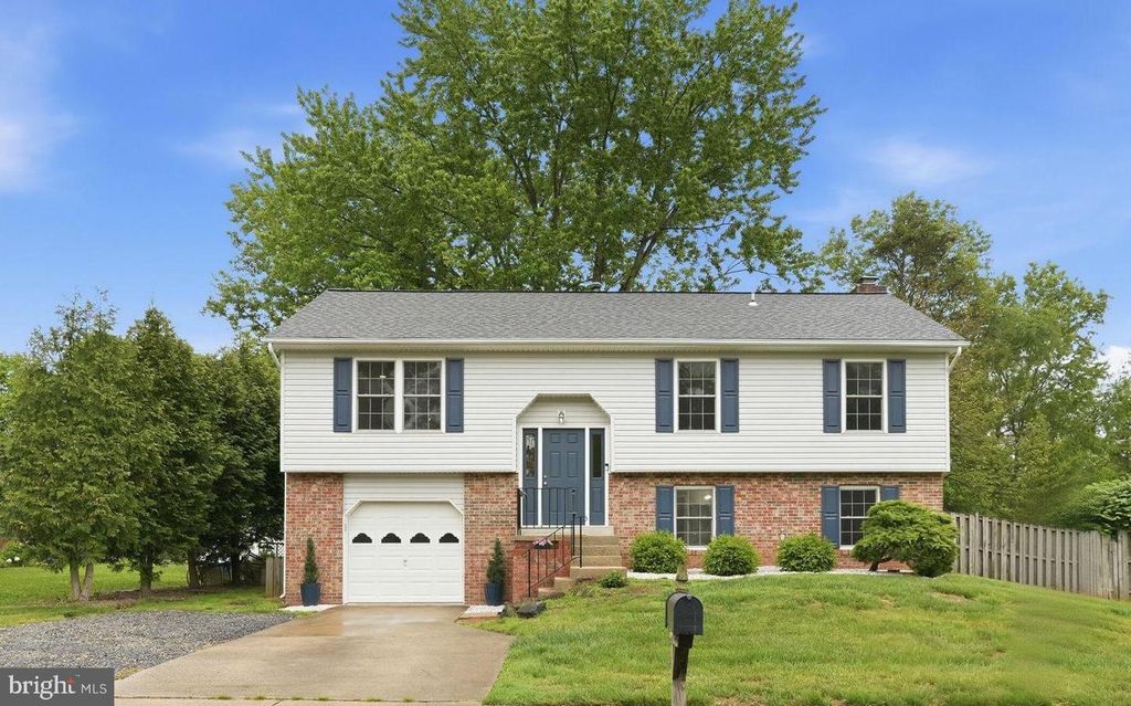 14723 JARNIGAN ST, Centreville, VA 20120