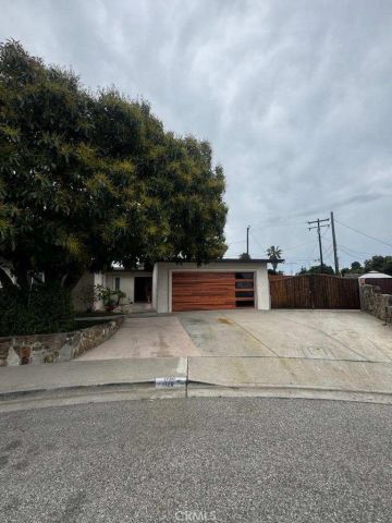 1720 Elsinore Circle, Oxnard, CA 93035