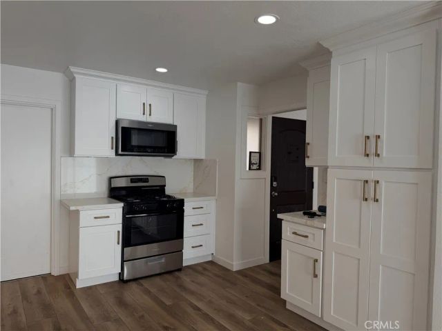 1720 Elsinore Circle, Oxnard, CA 93035