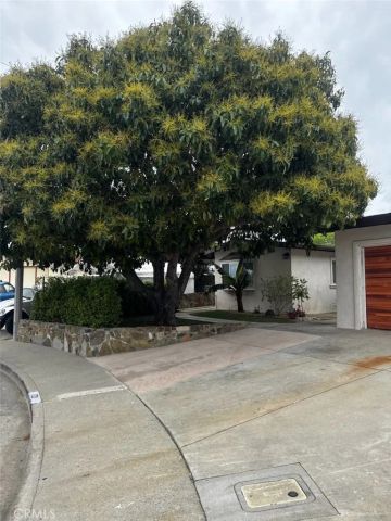 1720 Elsinore Circle, Oxnard, CA 93035