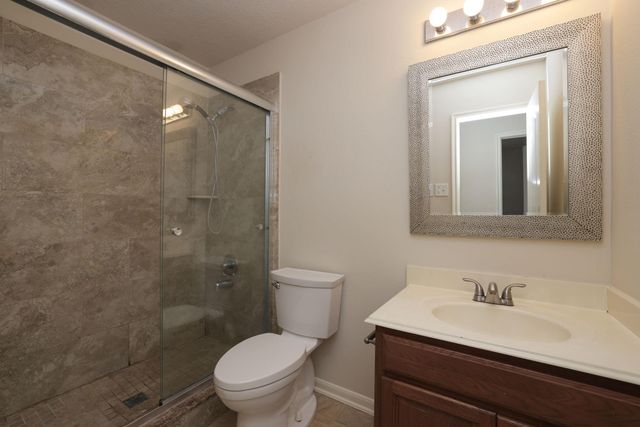 2814 Oriole Wood Court, Houston, TX 77038