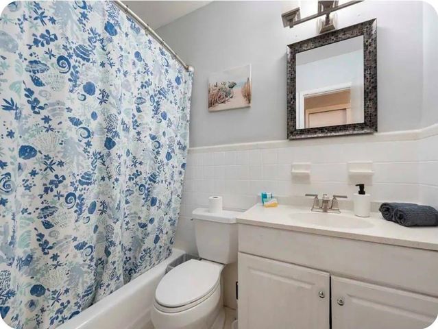 2225 NE 14th Avenue, Fort Lauderdale, FL 33305