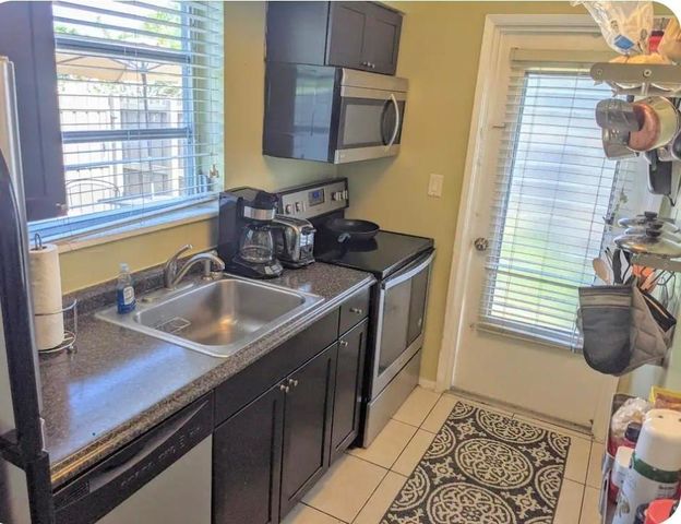 2225 NE 14th Avenue, Fort Lauderdale, FL 33305