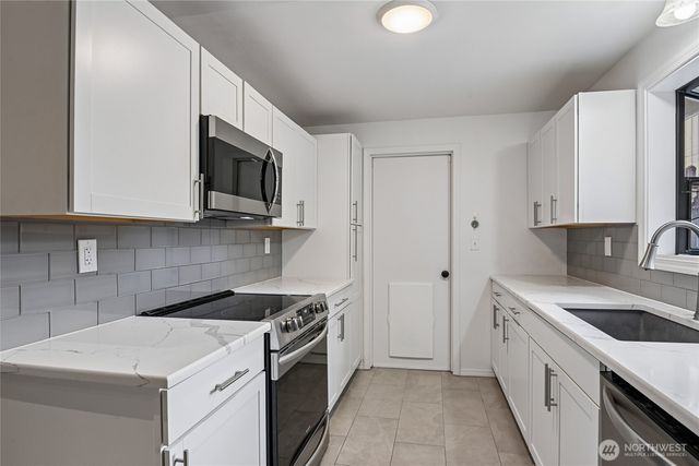 157 SW 313th Street, Federal Way, WA 98023