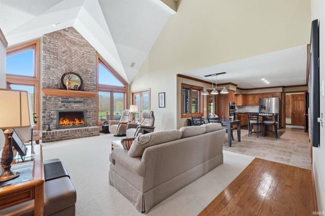 8384 N Roanoke Road, Roanoke, IN 46783