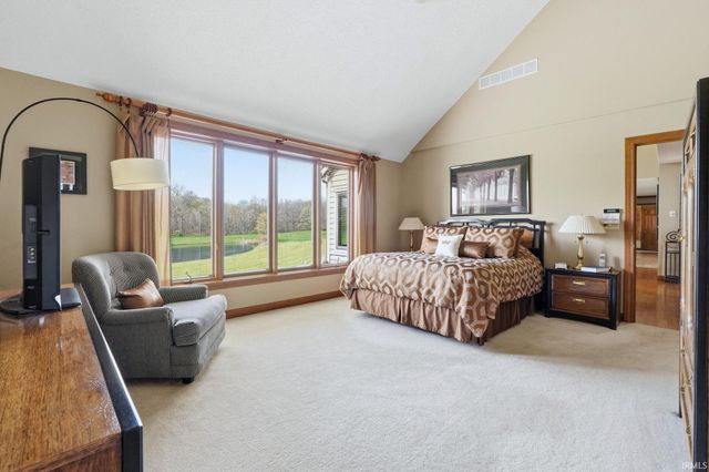 8384 N Roanoke Road, Roanoke, IN 46783
