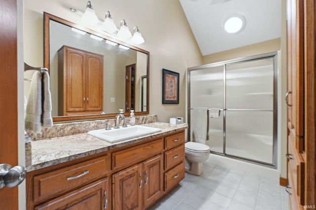 8384 N Roanoke Road, Roanoke, IN 46783