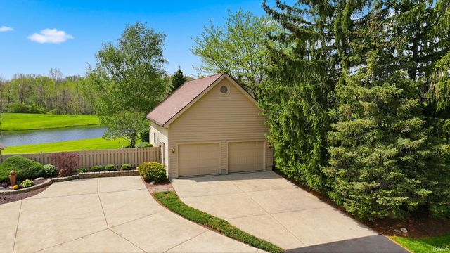 8384 N Roanoke Road, Roanoke, IN 46783