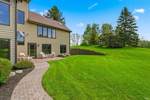 8384 N Roanoke Road, Roanoke, IN 46783