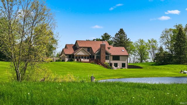8384 N Roanoke Road, Roanoke, IN 46783