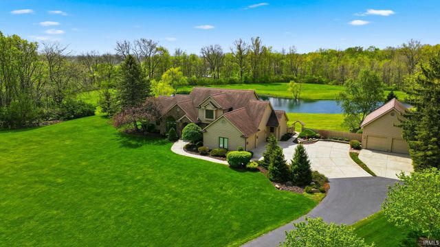 8384 N Roanoke Road, Roanoke, IN 46783