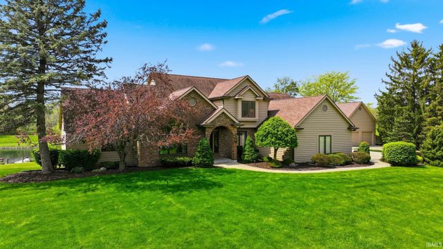 8384 N Roanoke Road, Roanoke, IN 46783