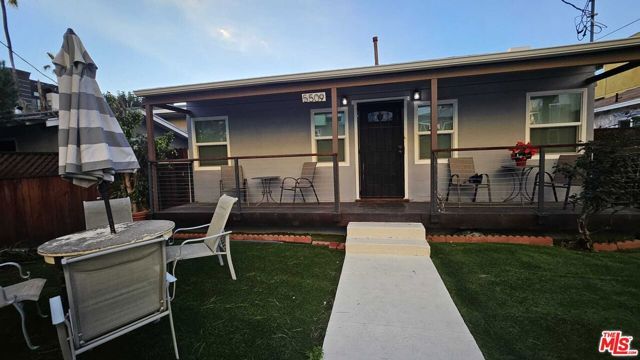 11123 Cumpston Street, North Hollywood (los Angeles), CA 91601