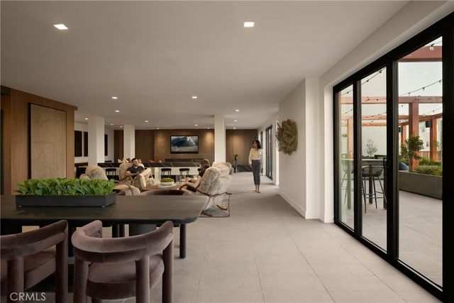 21010 Erwin Street 623, Woodland Hills, CA 91367