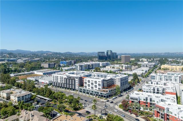 21010 Erwin Street 623, Woodland Hills, CA 91367