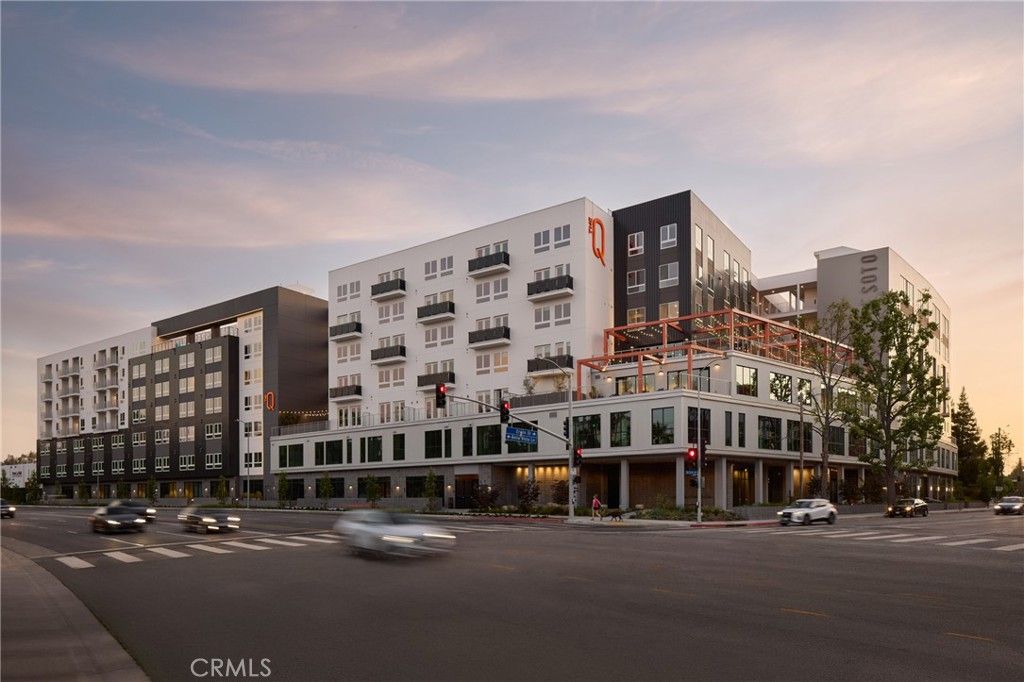 21010 Erwin Street 623, Woodland Hills, CA 91367