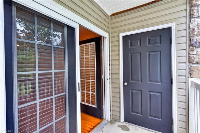 7108 W Friendly Avenue, Greensboro, NC 27410