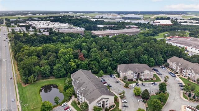 7108 W Friendly Avenue, Greensboro, NC 27410