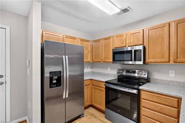 7108 W Friendly Avenue, Greensboro, NC 27410