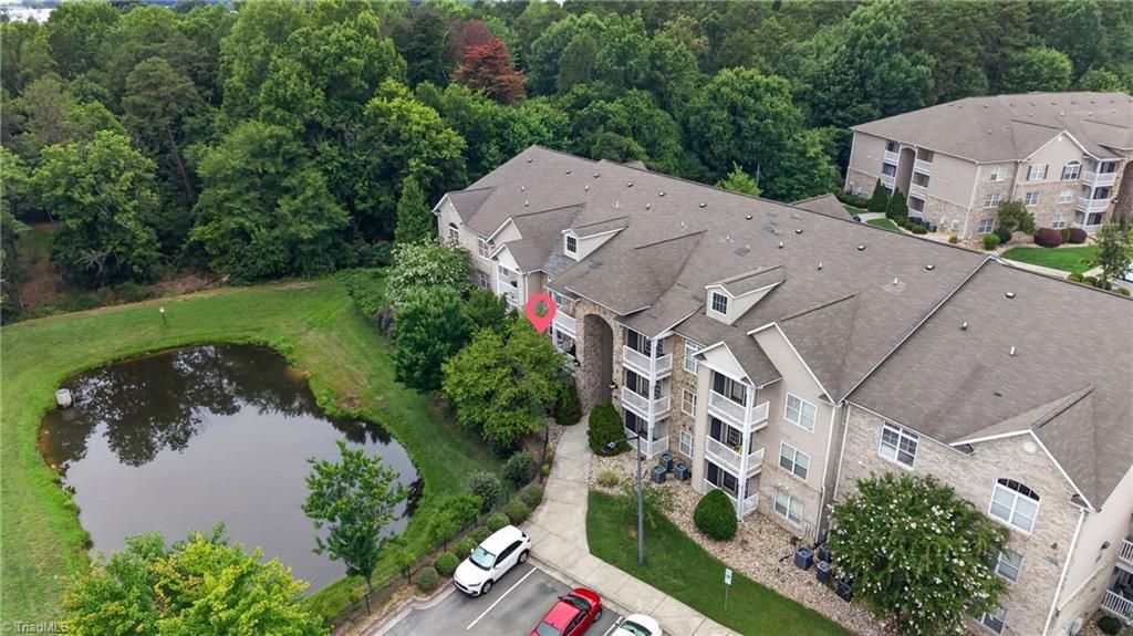 7108 W Friendly Avenue, Greensboro, NC 27410