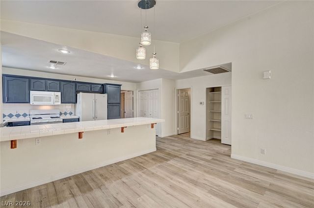 3327 Erva Street 207, Las Vegas, NV 89117